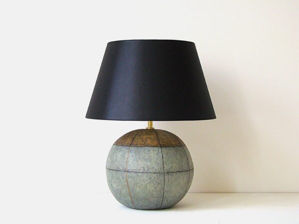 Kulatá designová stolní lampa černé stínidlo